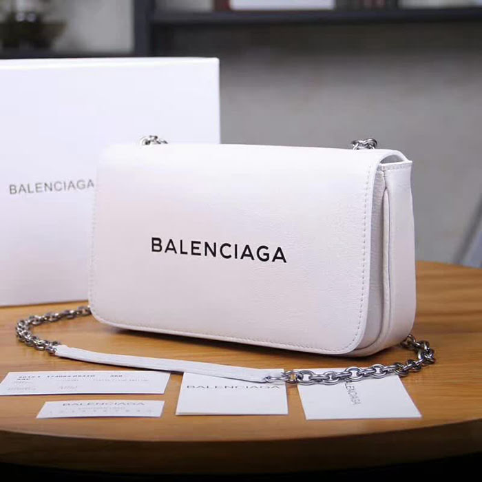 BALENCIAG巴黎世家 18年最新款包包 鏈條斜挎包  BL1543